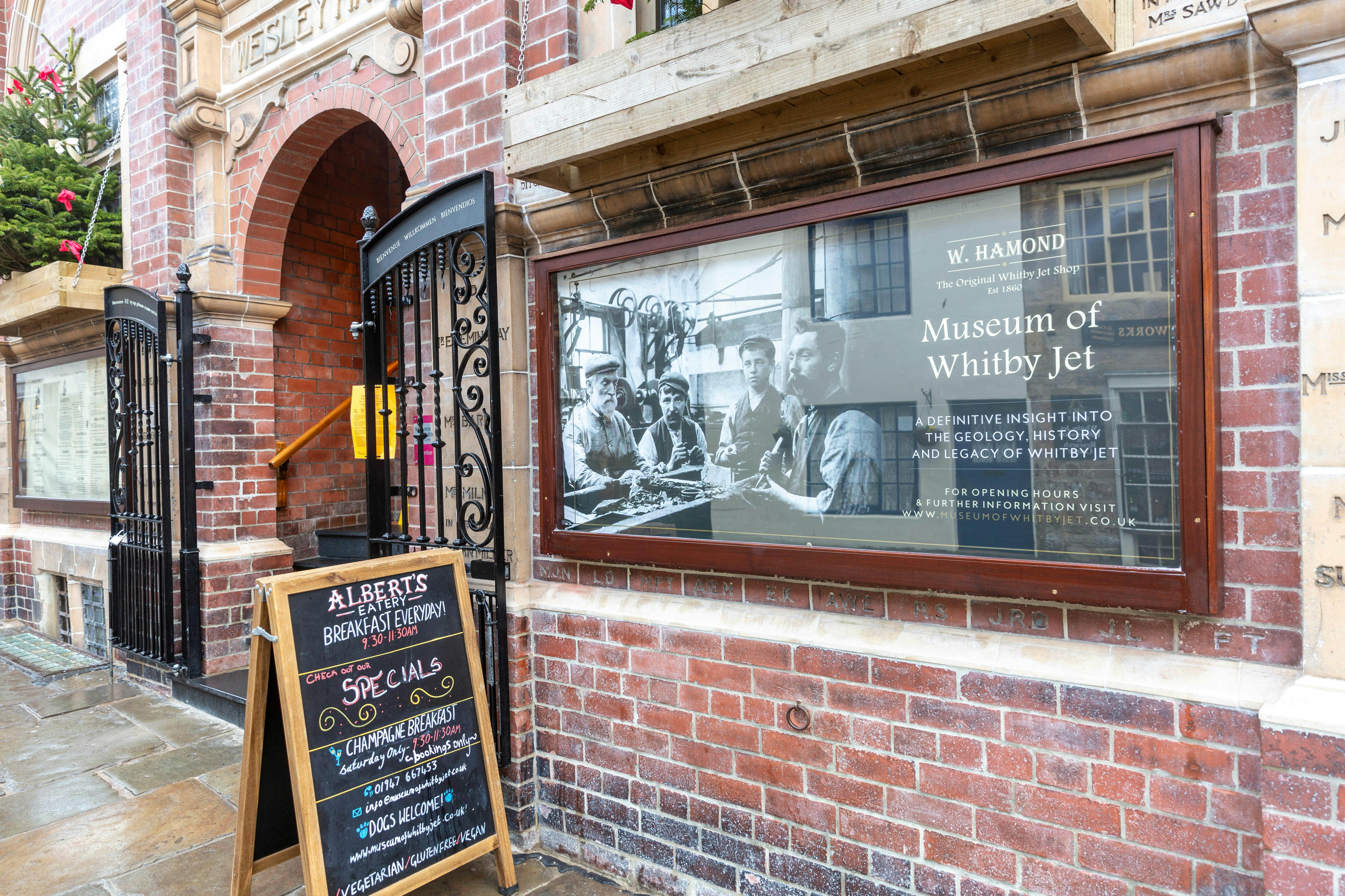 RK21BH Museum of Whitby jet by W Hamond in the harbour town of Whitby in North Yorkshire,England